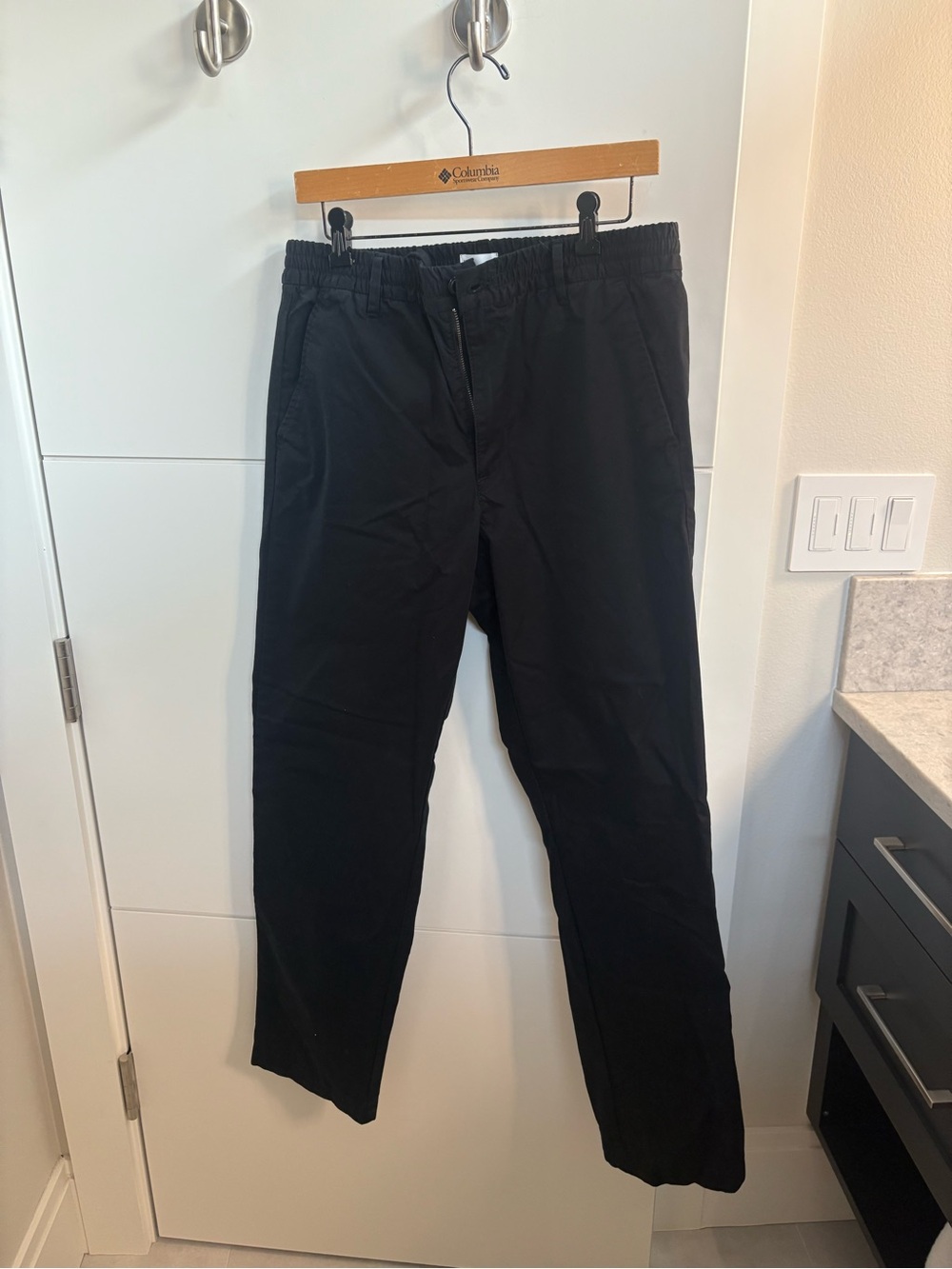 GAP Men's Black Elastic-Waist Chinos